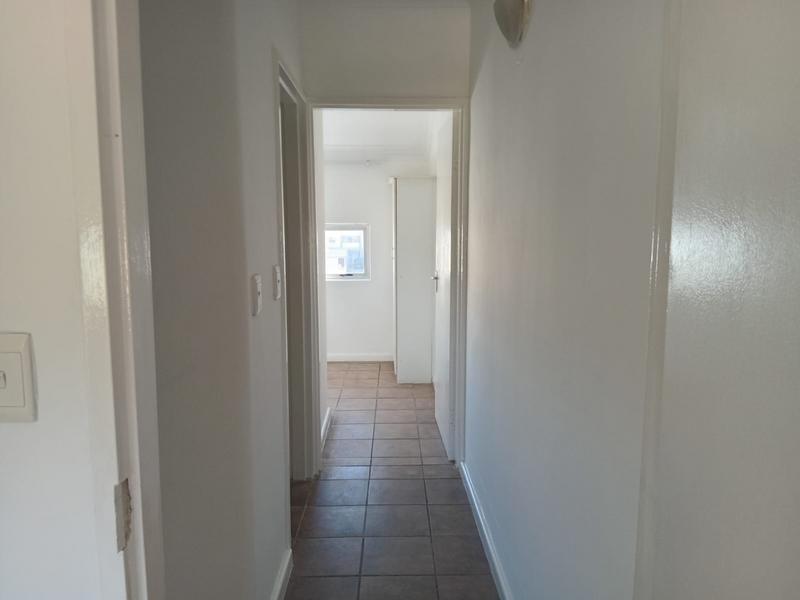 To Let 2 Bedroom Property for Rent in Uitzicht Western Cape